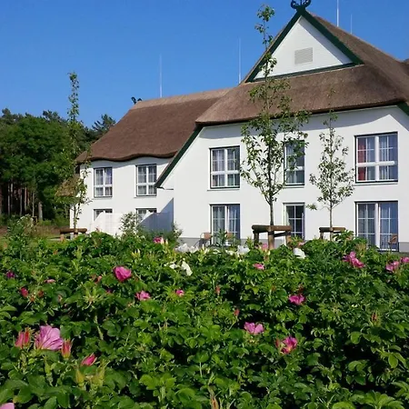 Friesenhof Hotel-Restaurant-Reitanlage-2