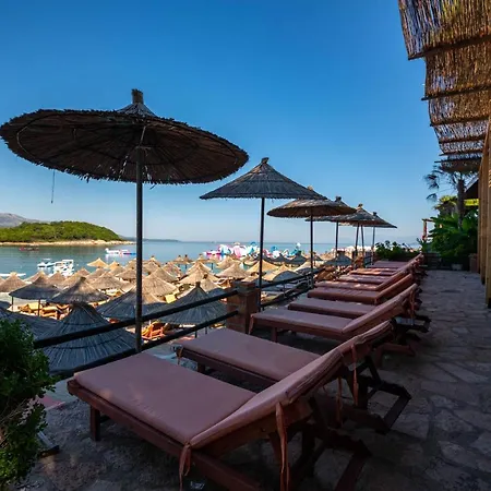 Hotel New Crystal With Private Beach-3