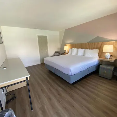 Salt Air Lodge-2