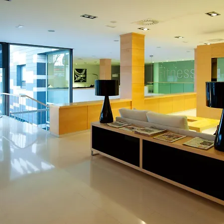Hotel Zentral Ave-3