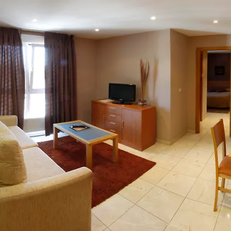 Hotel Apartamentos Ciudad de Lugo-3
