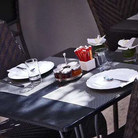 Golden Tulip Cannes Hotel De Paris-3