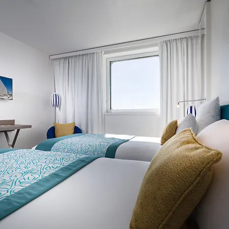 Golden Tulip Marseille Euromed-3