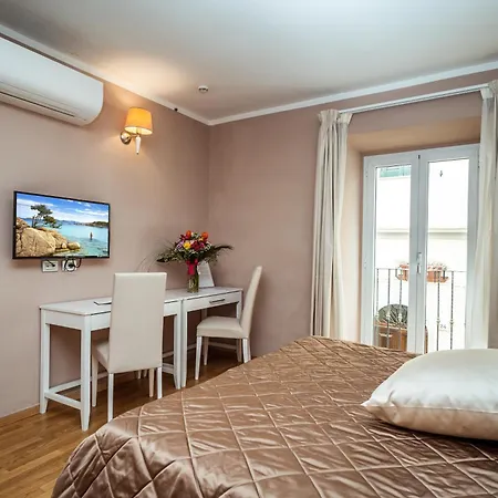 Hotel Centrale-3