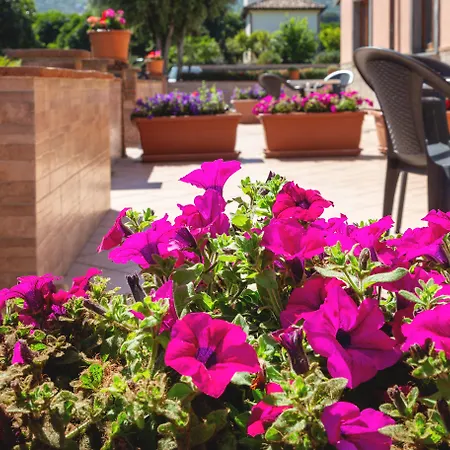 La Terra Dei Sogni Country Hotel-3