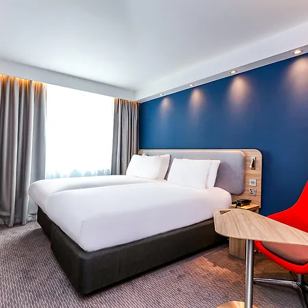 Holiday Inn Express Edinburgh City West By Ihg-3