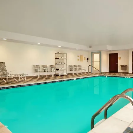 Country Inn & Suites By Radisson, Dearborn, Mi-2