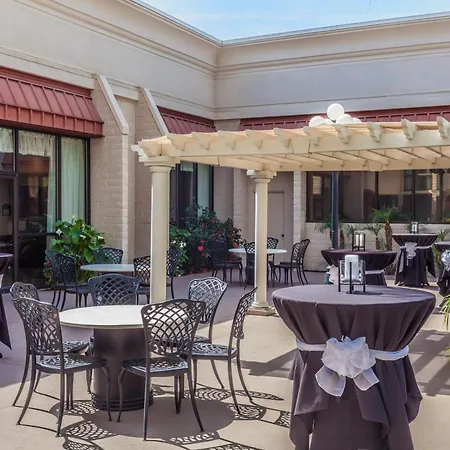 Wyndham Visalia-2