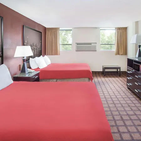 Super 8 By Wyndham Chicago Il-3