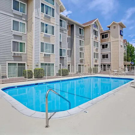Baymont By Wyndham Reno-2