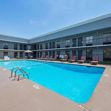 Quality Inn & Suites Greenville - Haywood Mall-2