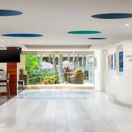 Courtyard By Marriott Waikiki Beach-2