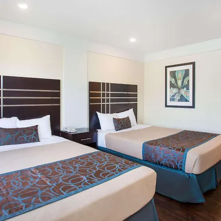 Travelodge By Wyndham Fresno Yosemite Area-2