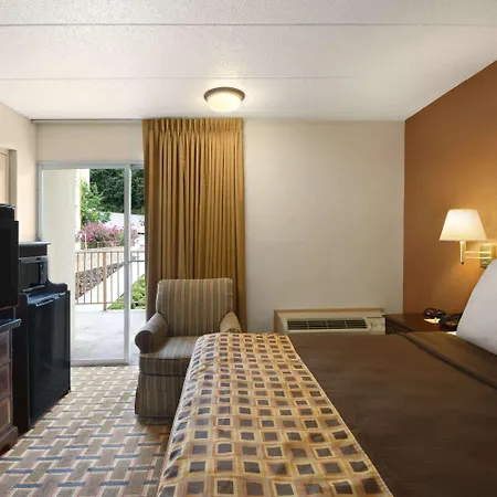 Days Inn By Wyndham Birmingham Al-3