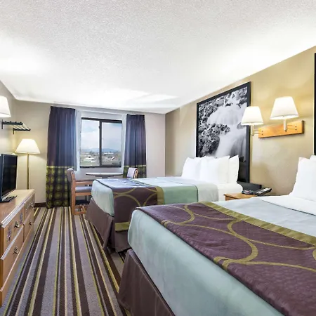 Super 8 Sheridan-3