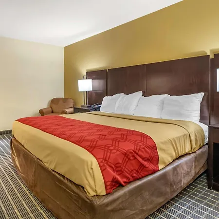 Econo Lodge Brunswick Travel Center-3