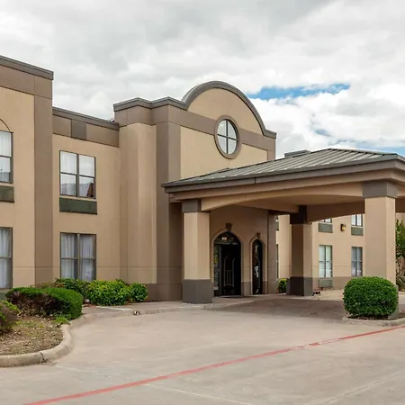 Quality Suites Sherman-3
