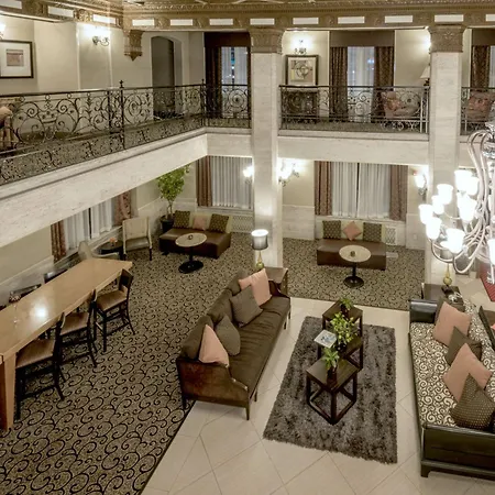 Hampton Inn & Suites Montgomery-Downtown-2