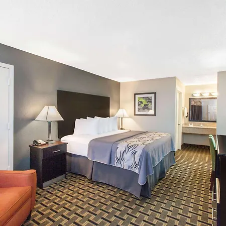 Days Inn By Wyndham Ennis-3