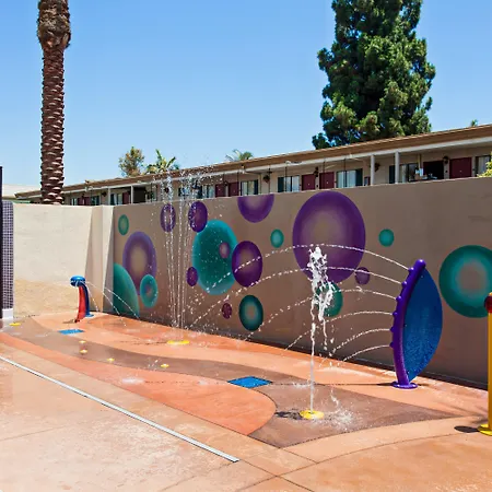 Holiday Inn Express & Suites Anaheim Resort Area By Ihg-3