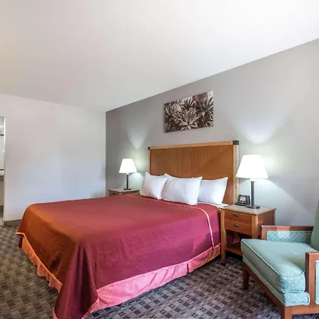 Howard Johnson By Wyndham Scottsdale Old Town-3