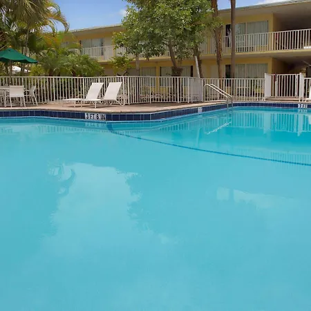 Ramada By Wyndham Fort Lauderdale Airport/Cruise Port-3