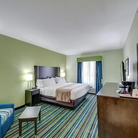 Holiday Inn Express Carrizo Springs-3