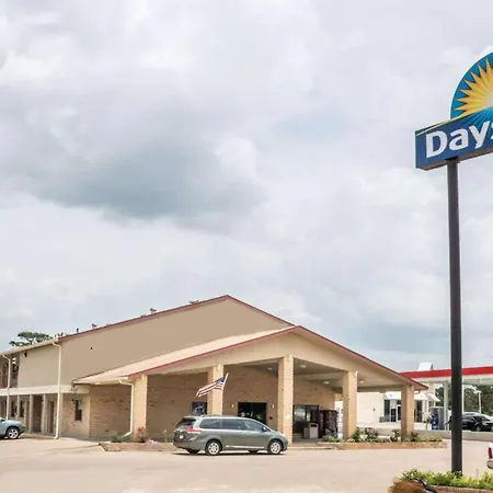 Days Inn By Wyndham Bastrop-3