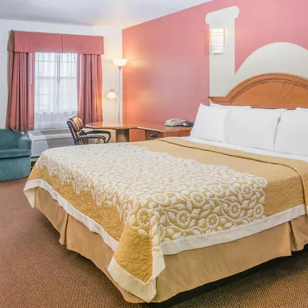 Days Inn By Wyndham Bastrop-2