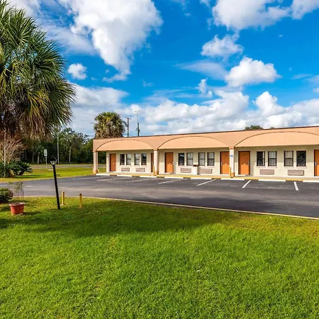 Econo Lodge Crystal River-3