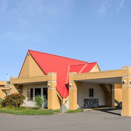 Econo Lodge Inn & Suites-2