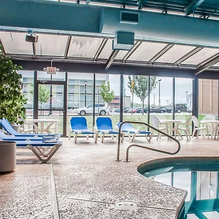 Quality Hotel & Suites At The Falls-3