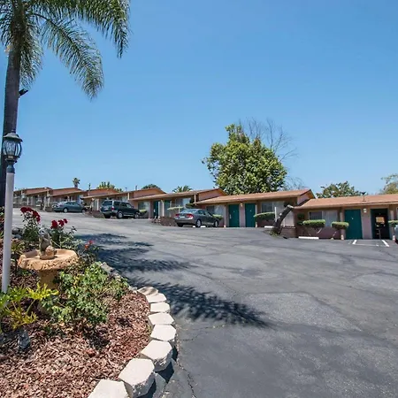 Rodeway Inn Fallbrook Downtown-2