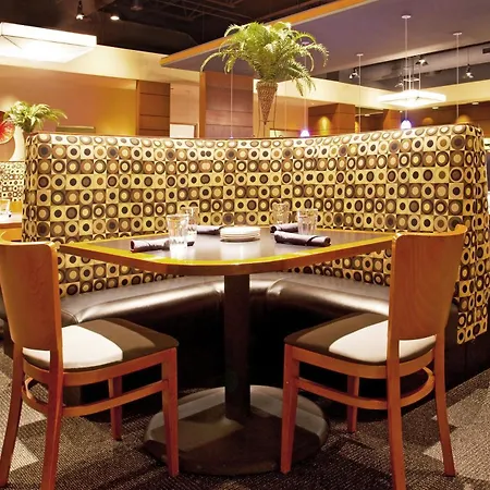 Holiday Inn Hotel & Suites Bloomington Airport By Ihg-3