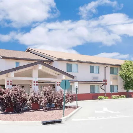 Super 8 By Wyndham Middletown-3