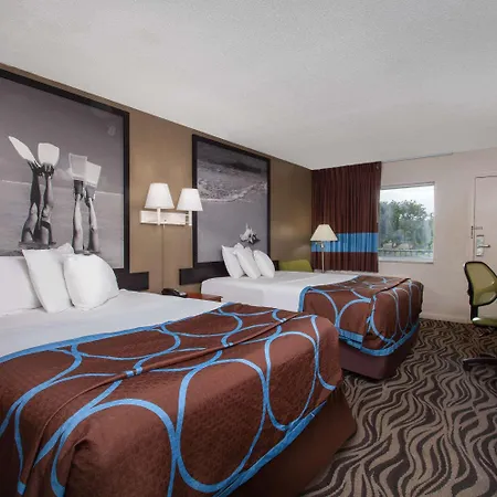 Super 8 By Wyndham Kissimmee-2
