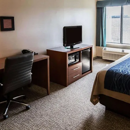 Comfort Inn Crystal Lake - Algonquin-3