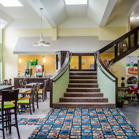 Quality Inn & Suites Medina - Akron West-3