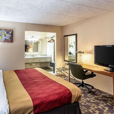 Econo Lodge Zanesville-3