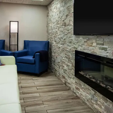 Baymont By Wyndham Traverse City-2