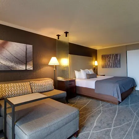 Best Western Harbour Pointe Lakefront-3