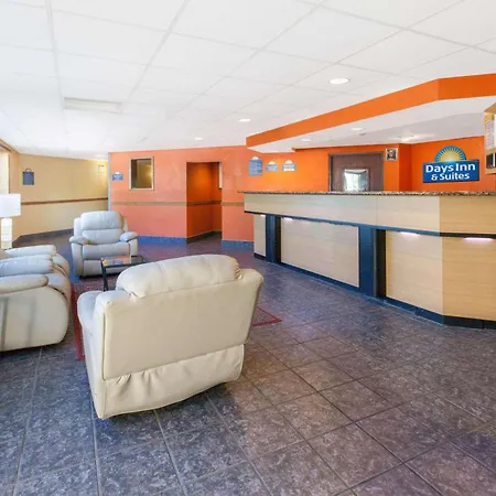 Days Inn & Suites By Wyndham Madison Heights Mi-2