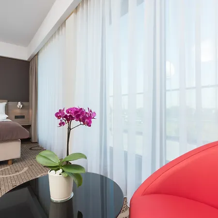 Q Hotel Plus Krakow-3