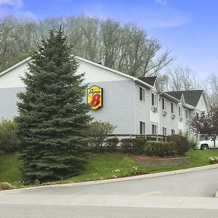 Super 8 By Wyndham Manistee-2