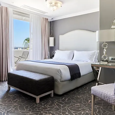 Queen Victoria Hotel By Newmark-2