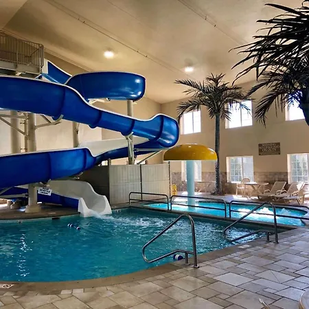 Country Inn & Suites By Radisson Bismarck Waterpark-2