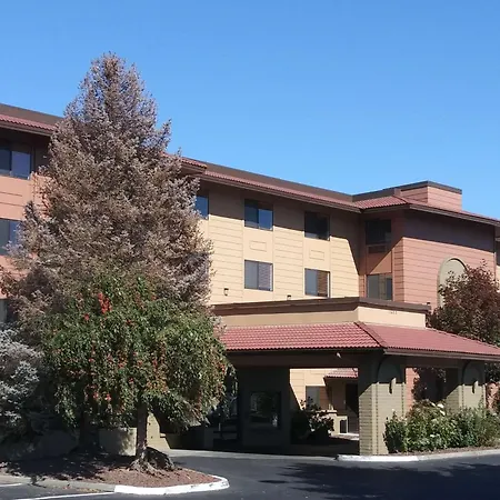 Baymont By Wyndham Yakima Riverfront-2