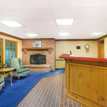 Days Inn By Wyndham Auburn-2