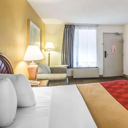 Econo Lodge Inn & Suites Carrollton-3