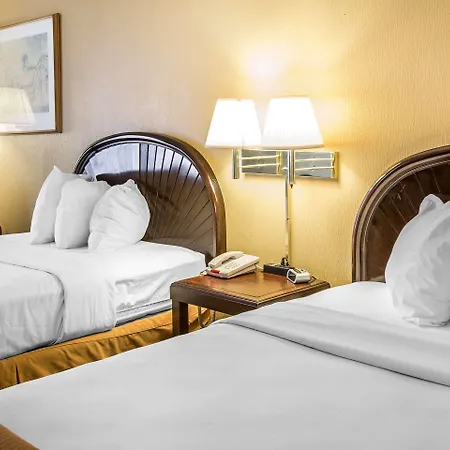 Econo Lodge Inn & Suites Carrollton-2